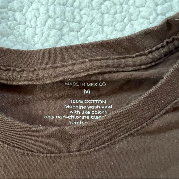 Mountains Graphic Tee - Picture 6 of 6